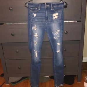 HOLLISTER HIGH RISE SUPER SKINNY SHAPE LOVE